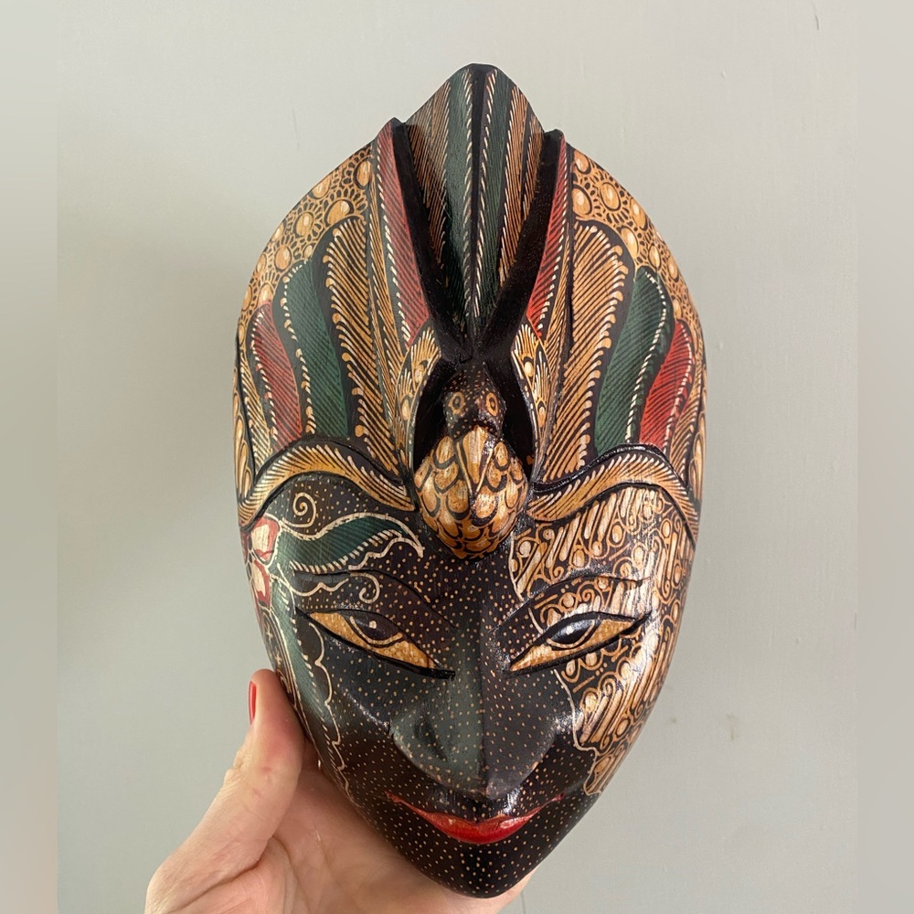 Mayalasian Borneo Mask